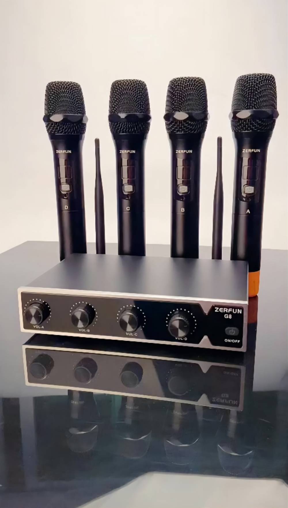 4 Channel Wireless Microphone System Pro (G8 Battery 4 Handheld)
