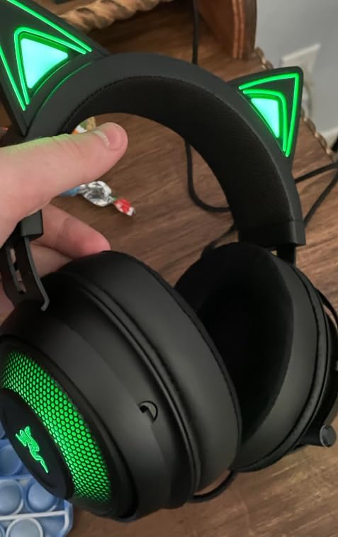 Razer Kraken Kitty V2 USB Wired RGB Headset: Chroma Kitty Ears - Stream Reactive Lighting - HyperClear Cardioid Mic - Triforce 40 mm Drivers - 7.1 Surround Sound - Classic Black (Renewed)
