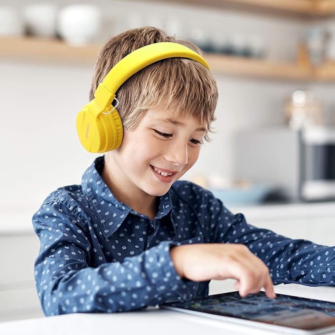 gorsun Kids Headphones, Lightweight Stereo Wired Toddler Headphones, Adjustable Headband Children's Headset for Smartphones Computer Pad Earphones(Yellow)