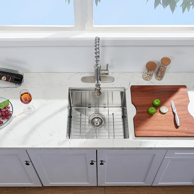 Undermount Kitchen Sink, 18 x 18 x 10 Inch Sink Kitchen 16 Gauge Stainless Steel Kitchen Sinks Single Bowl Workstation Sink with Cutting Board
