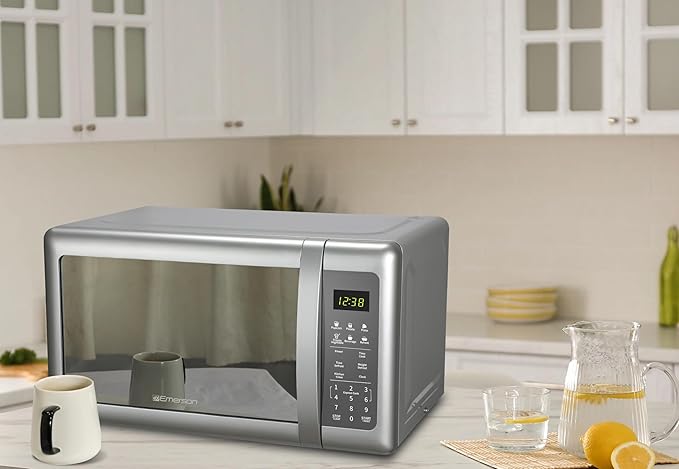 Emerson MW7601SL-N Countertop Microwave Oven with Sleek Mirrored Finish Glass Door 700W, 10 Power Levels and 6 Pre-Programmed Settings with Child Safe Lock, 0.7 Cu. Ft, Silver