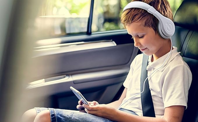 eKids Kids Headphones, Stereo Sound, 3.5mm Jack Cord, Wired Headphones for Kids, Tangle-Free, Volume Control, Childrens Earphones Over Ear for Travel White