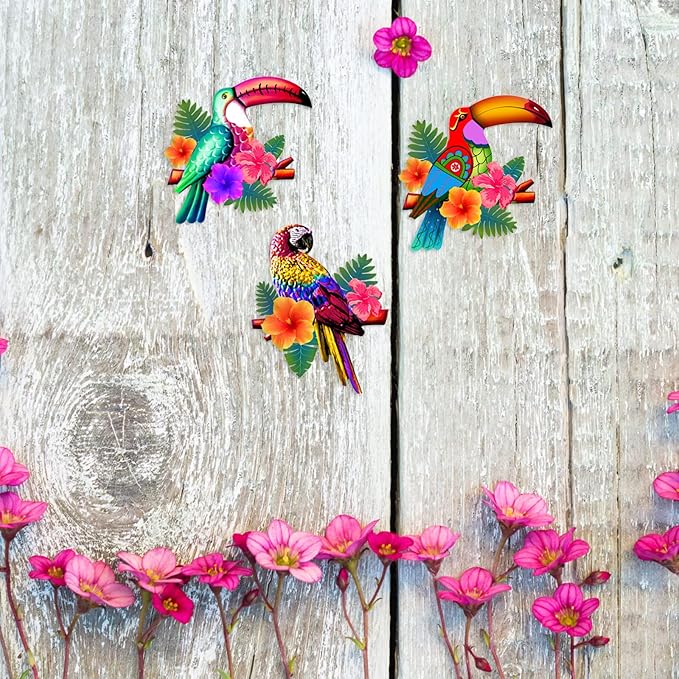 Meduofon 3 Pack Metal Birds Wall Art Decor, Beautiful Parrot Toucan Outdoor Wall Decor for Patio Wall Fence Deck Garden Home Balcony Tropical Bird Macaw Wall Sculpture Hanging for Indoor Outdoor